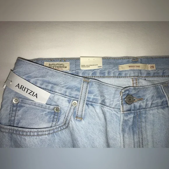 Aritzia Levi’s Baggy Dad Jeans - Picture 8 of 10